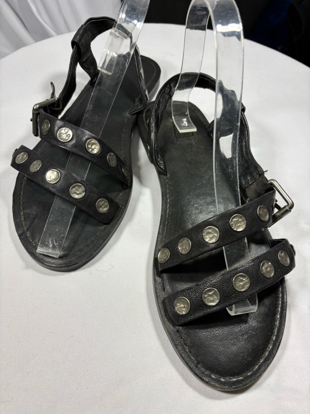 Frye Women's Morgan Hammered Stud
Sandal Black Leather Sz 10M